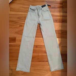 Abercrombie & Fitch Women’s Light Wash Straight Jeans